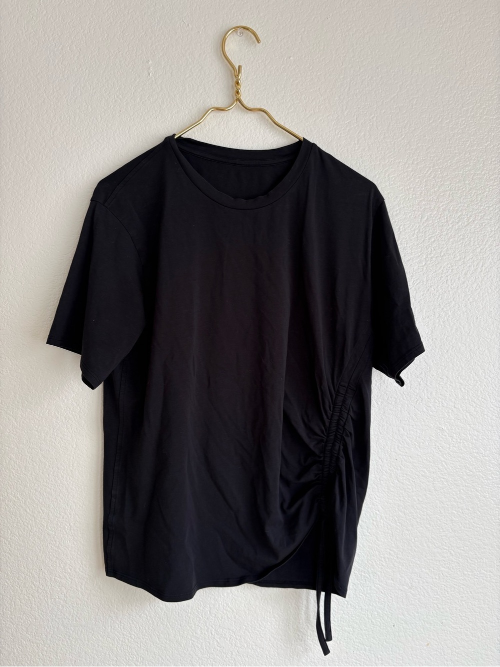 lululemon athletica women’s Black Short Sleeve Ruched Side Tee